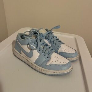 Nike Air Jordan 1 Ice Blue